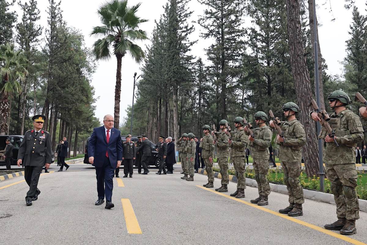 Millî Savunma Bakanı Yaşar Güler ve TSK Komuta Kademesi, Osmaniye’de Mehmetçiklerimizle Bir Araya Geldi 