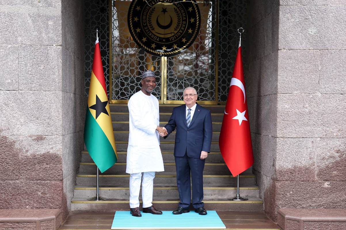 Millî Savunma Bakanı Yaşar Güler, Gana İçişleri Bakanı Muhammed-Mubarak ile Millî Savunma Bakanlığında Bir Araya Geldi