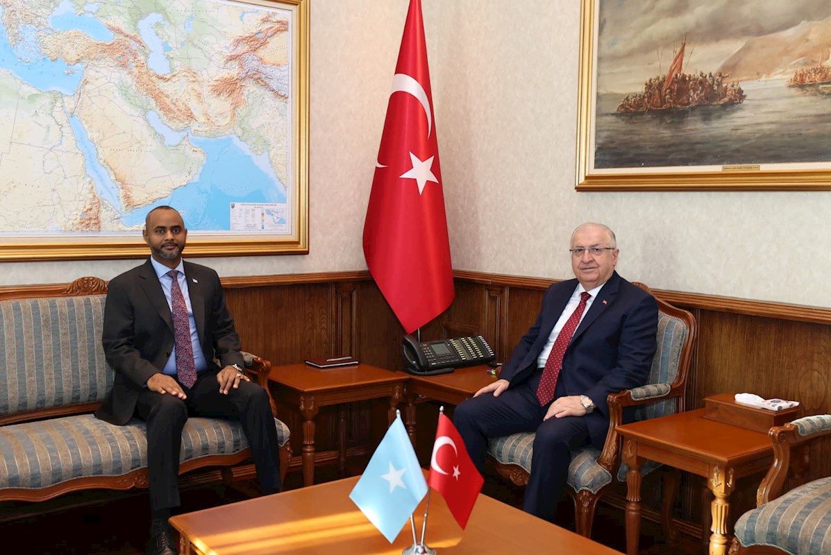 Millî Savunma Bakanı Yaşar Güler, Somali Limanlar ve Deniz Ulaştırma Bakanı Abdülkadir Muhammed Nur ile Bir Araya Geldi