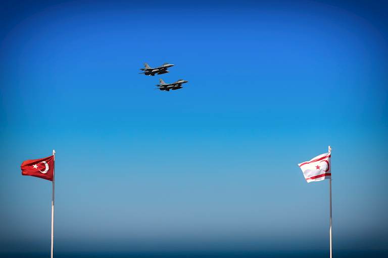 KKTC’ye Konuşlandırılan F-16’lar ve Hava Savunma Sistemleri Hakkında Açıklama