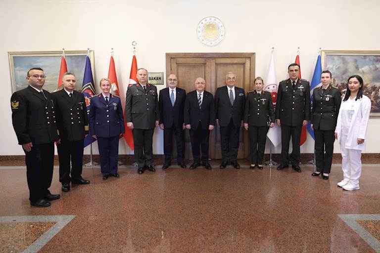 Millî Savunma Bakanı Yaşar Güler, 14 Mart Tıp Bayramı Dolayısıyla Bakanlığımızda Görevli Sağlık Personeli ile Bir Araya Geldi