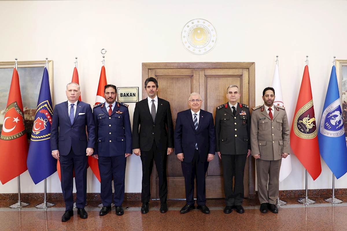 Millî Savunma Bakanı Yaşar Güler, Katar Ankara Büyükelçisi’ni ve Beraberindeki Heyeti Kabul Etti