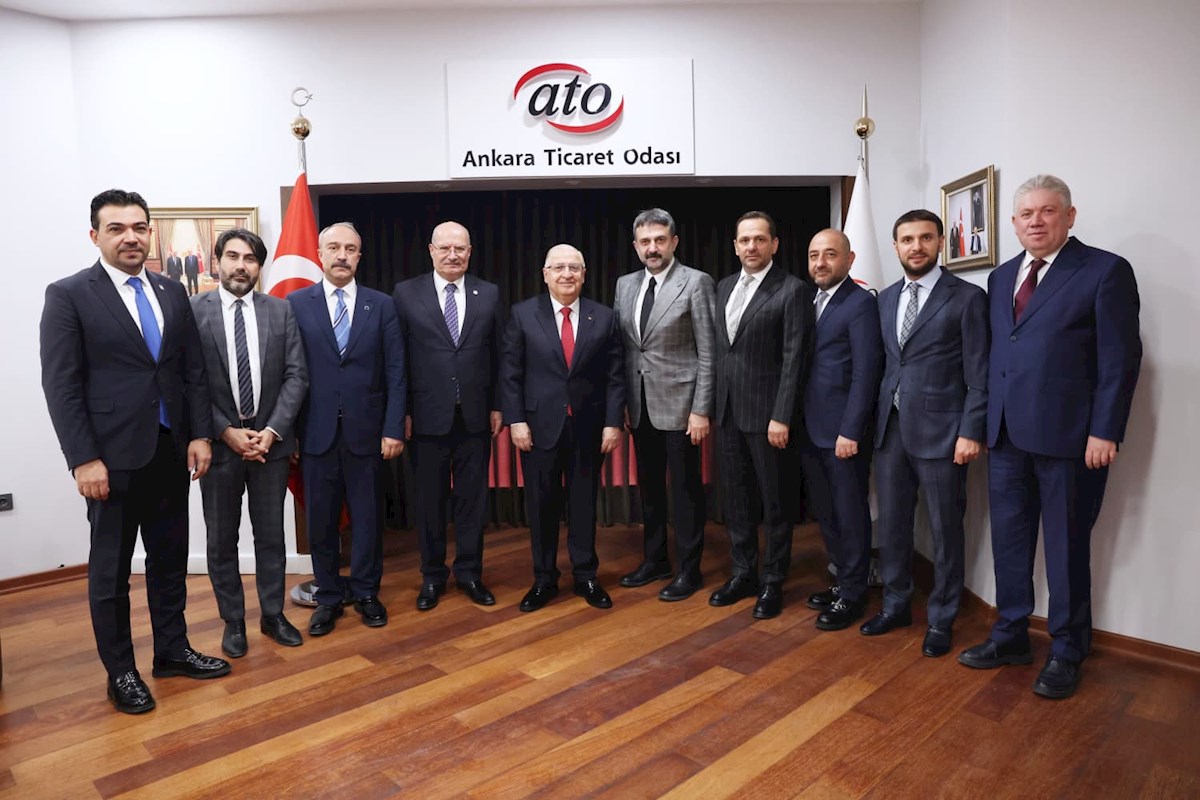Milli Savunma Bakanı Yaşar Güler, Ankara Ticaret Odası Başkanı Gürsel Baran ve Yönetim Kurulu Üyeleri ile Bir Araya Geldi