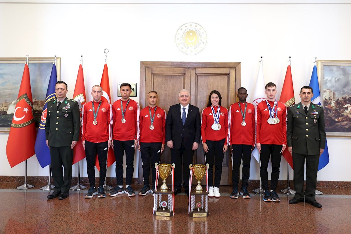 Millî Savunma Bakanı Yaşar Güler, TSK Spor Gücü Personelini Kabul Etti