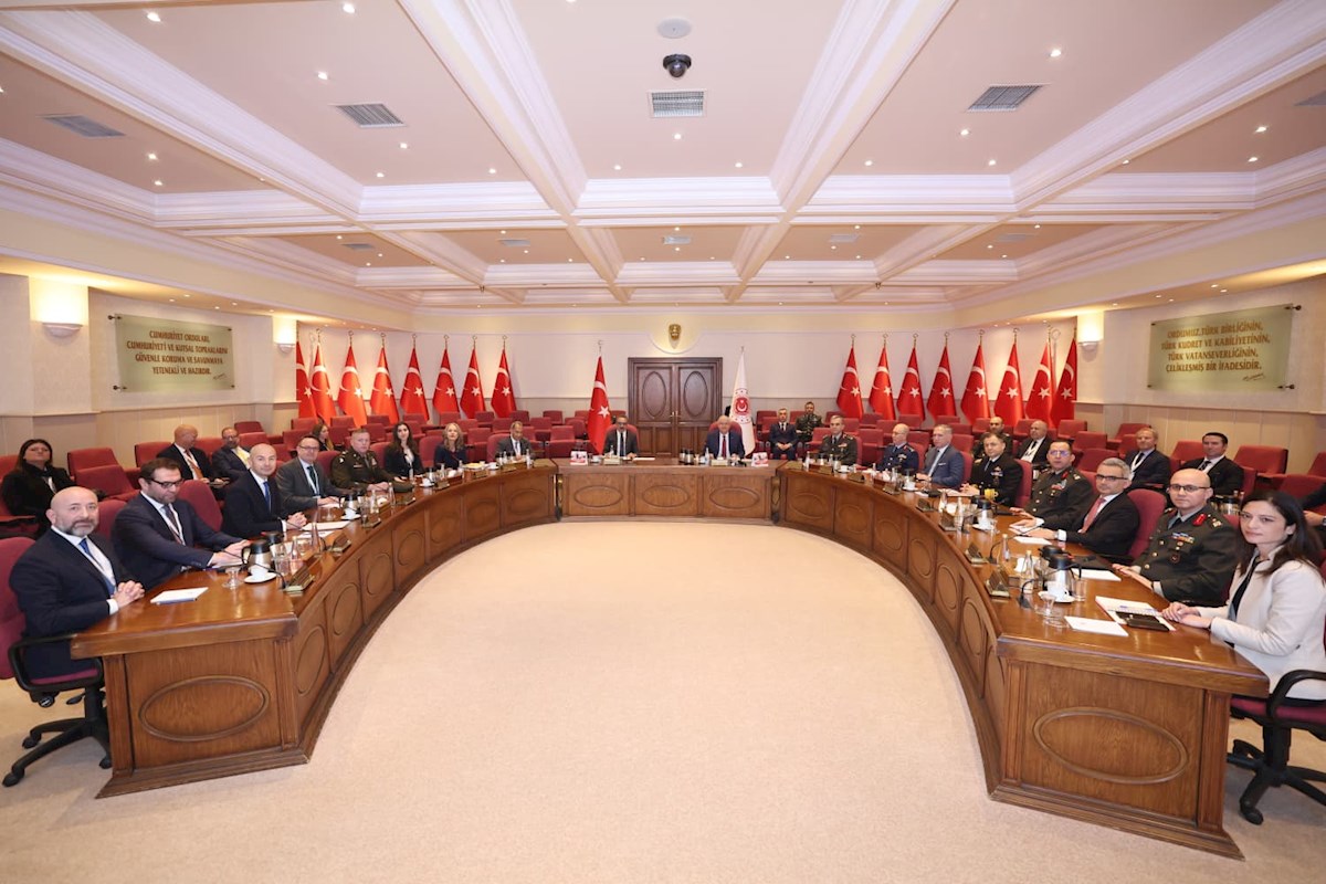 Millî Savunma Bakanı Yaşar Güler, ABD-Türkiye İş Konseyi Heyetini Kabul Etti