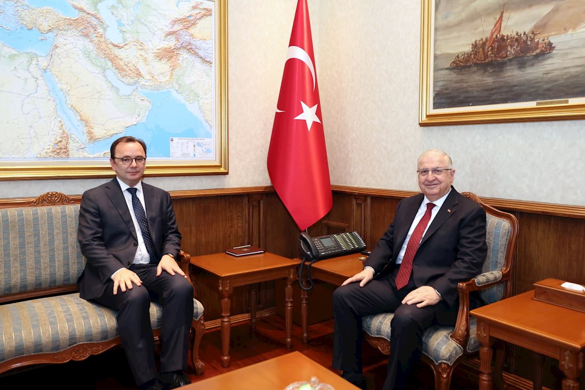 Millî Savunma Bakanı Yaşar Güler, Nijer Büyükelçisi Olarak Atanan Özgür Arslan'ı Kabul Etti