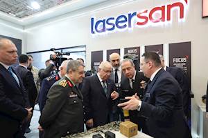 Millî Savunma Bakanı Yaşar Güler,  SAHA 2026 Fuarı'ndaki Stantları Dolaşarak Sergilenen Teknolojileri İnceledi