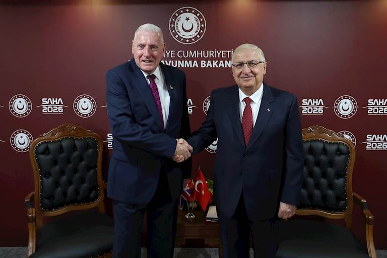 Millî Savunma Bakanı Yaşar Güler, Birleşik Krallık Lordlar Kamarası Devlet Bakanı Lord Vernon Coaker ile Görüştü