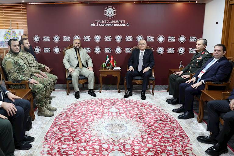 Millî Savunma Bakanı Yaşar Güler, SAHA 2026 Fuarı’nda Suriye Savunma Bakanı Tümgeneral Murhaf Ebu Kasra ile Görüştü