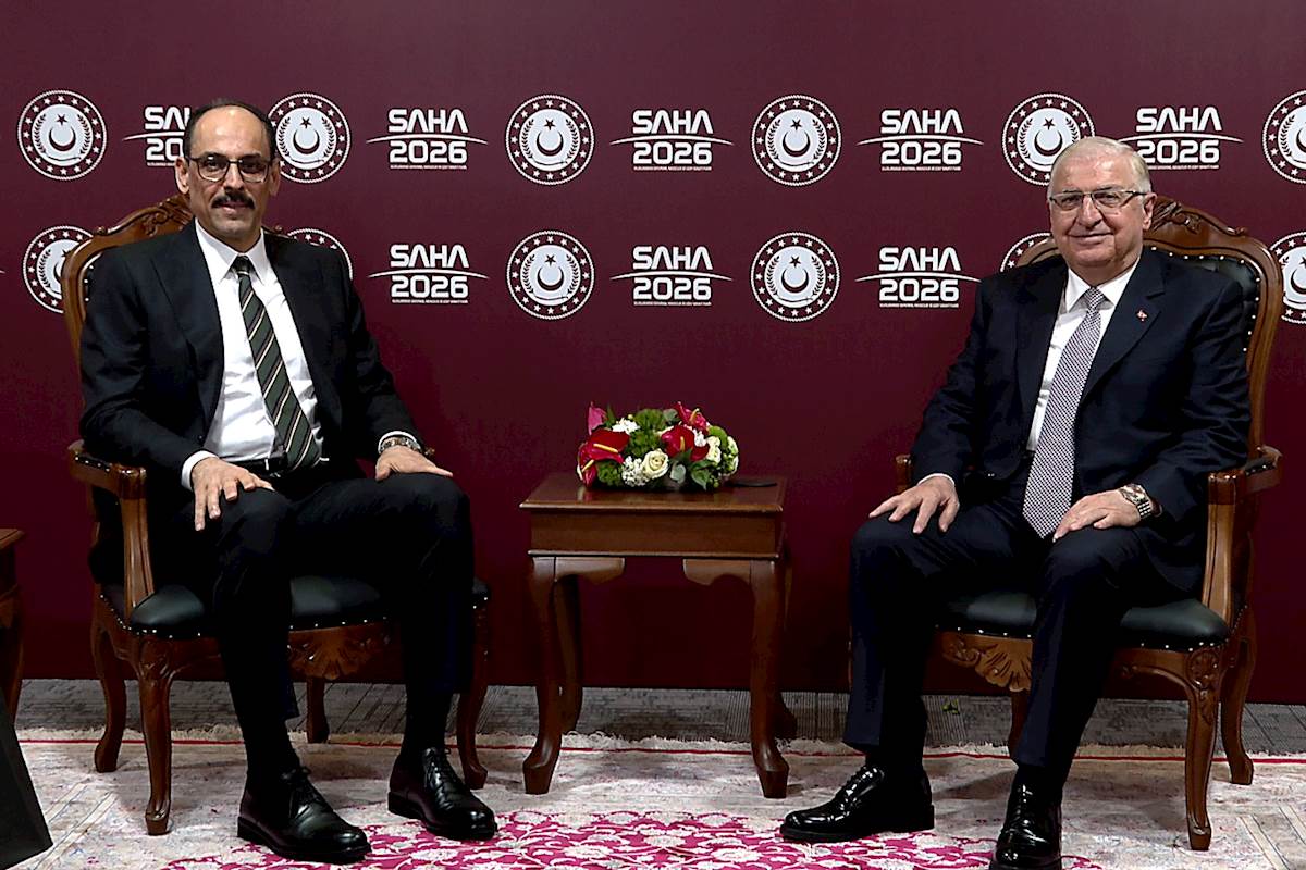 Millî İstihbarat Teşkilatı Başkanı İbrahim Kalın, SAHA 2026 Fuarı’nda Millî Savunma Bakanı Yaşar Güler’i Ziyaret Etti