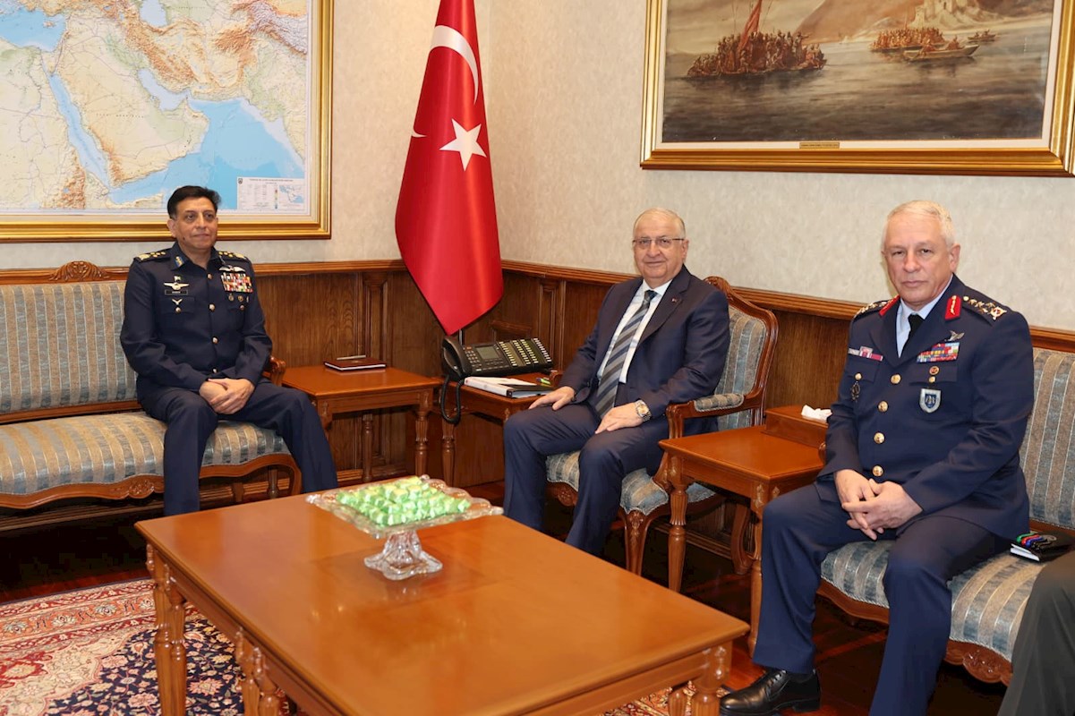 Millî Savunma Bakanı Yaşar Güler, Pakistan Hava Kuvvetleri Komutanı Orgeneral Zaheer Ahmed Baber Sidhu’yu Kabul Etti