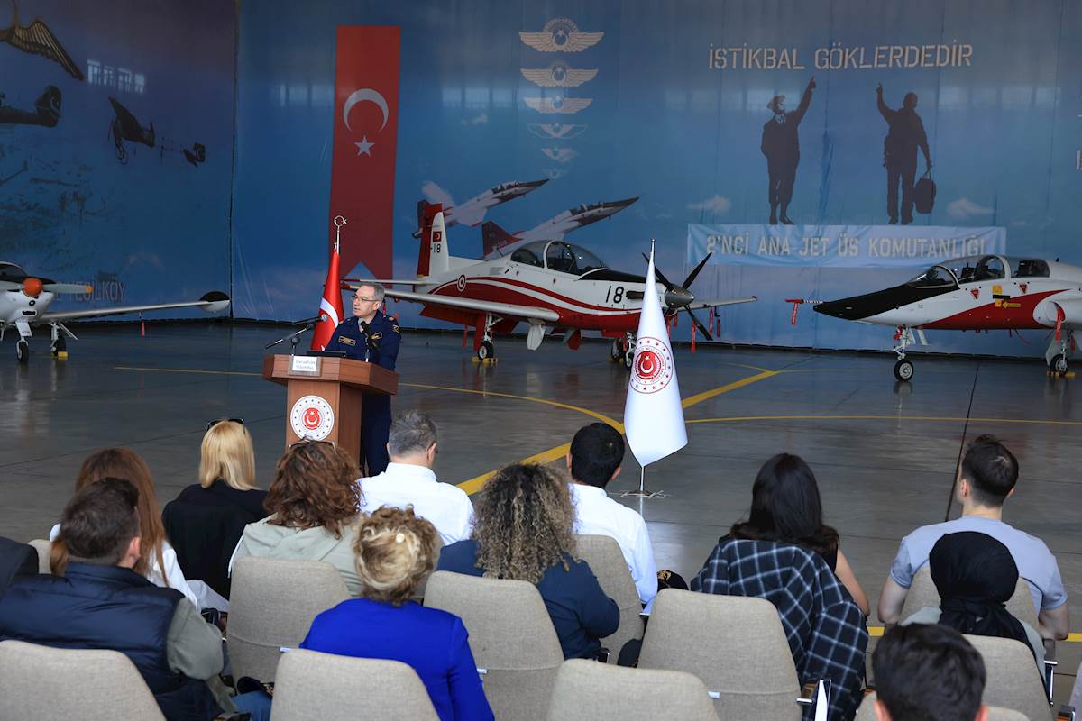 Millî Savunma Bakanlığı Haftalık Basın Bilgilendirme Toplantısı, İzmir’deki Çiğli 2’nci Ana Jet Üs Komutanlığında Gerçekleştirildi