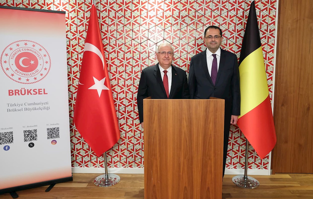 Millî Savunma Bakanı Yaşar Güler, Brüksel Büyükelçiliğimizi ve Askerî Ataşeliğimizi Ziyaret Etti 