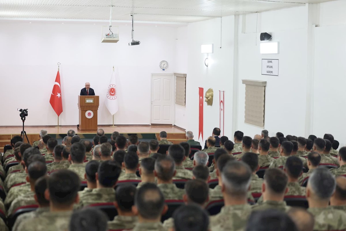 Millî Savunma Bakanı Yaşar Güler, KKTC'deki 14’üncü Zırhlı Tugay Komutanlığındaki Mehmetçiklerimize Hitaben Bir Konuşma Yaptı