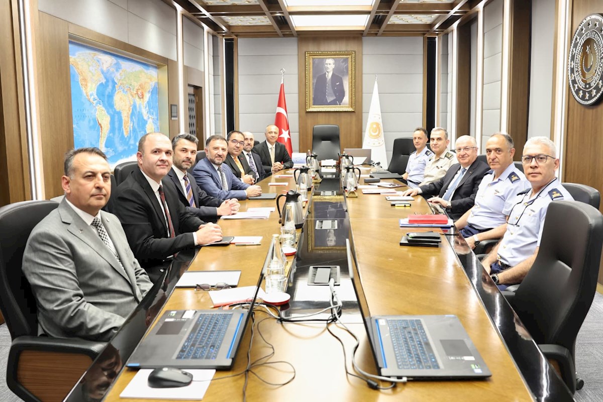 Millî Savunma Bakanı Yaşar Güler, TUSAŞ Genel Müdürü Mehmet Demiroğlu ile Beraberindeki TUSAŞ Heyetini Kabul Etti