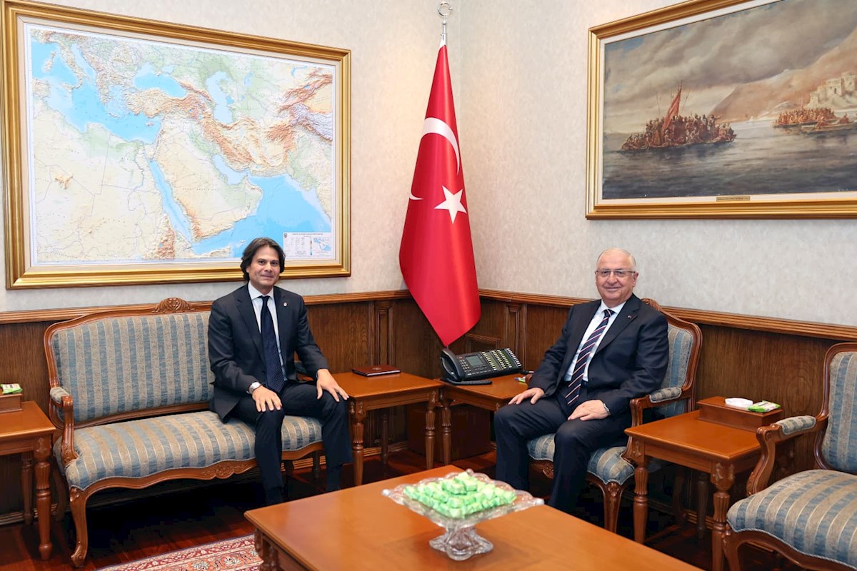 Millî Savunma Bakanı Yaşar Güler, Kuveyt Büyükelçisi Olarak Atanan Can Oğuz'u Kabul Etti