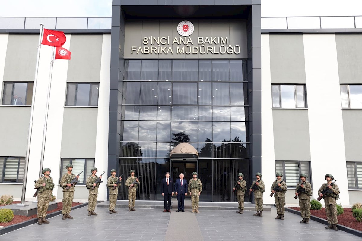 Millî Savunma Bakanı Yaşar Güler, Afyonkarahisar’da 8’inci Ana Bakım Fabrika Müdürlüğünü Ziyaret Ederek İnceleme ve Denetlemelerde Bulundu