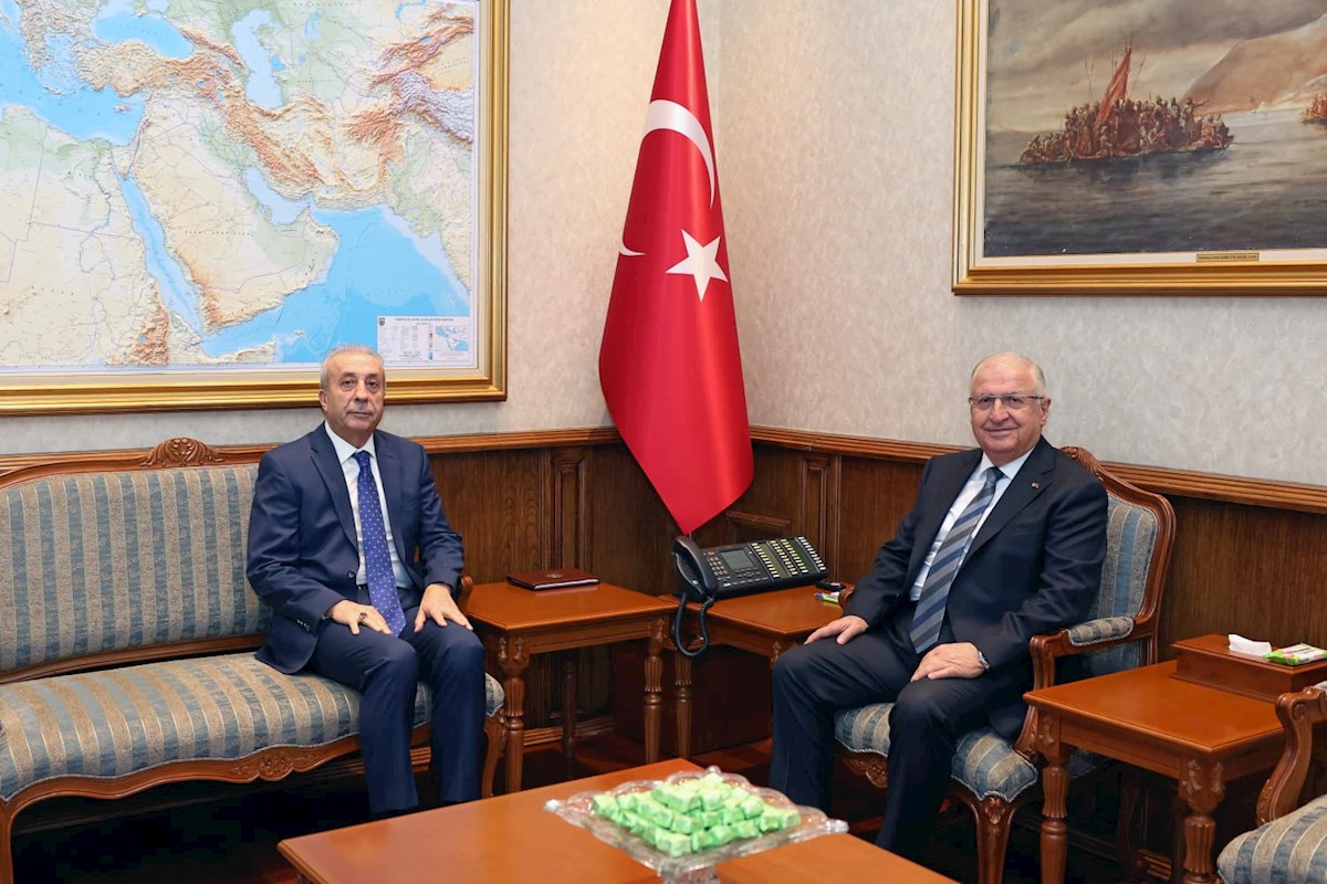 Millî Savunma Bakanı Yaşar Güler; Gıda, Tarım ve Hayvancılık Eski Bakanı Mehdi Eker ile Millî Savunma Bakanlığında Bir Araya Geldi