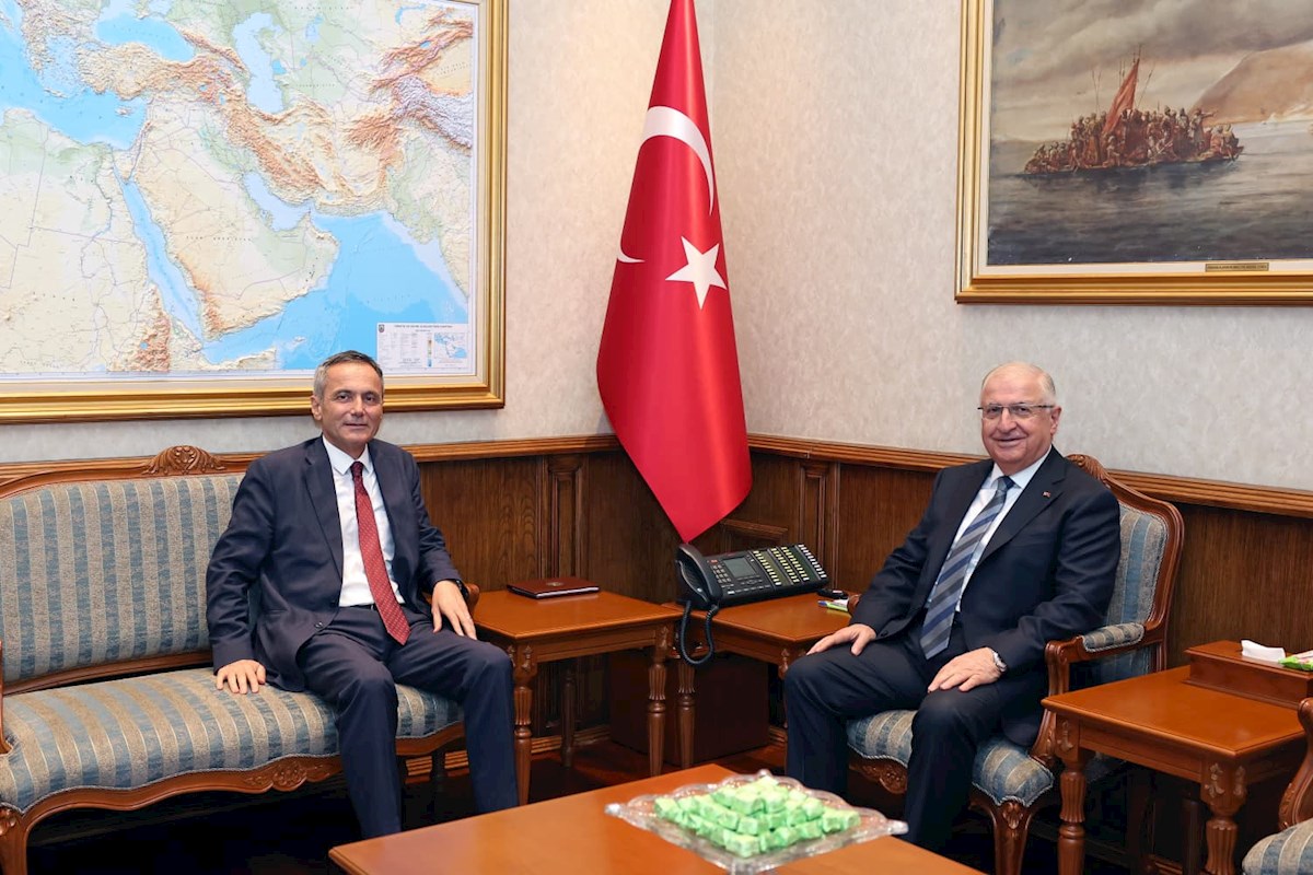 Millî Savunma Bakanı Yaşar Güler, Umman Büyükelçimiz Olarak Atanan Hüseyin Ergani’yi Kabul Etti