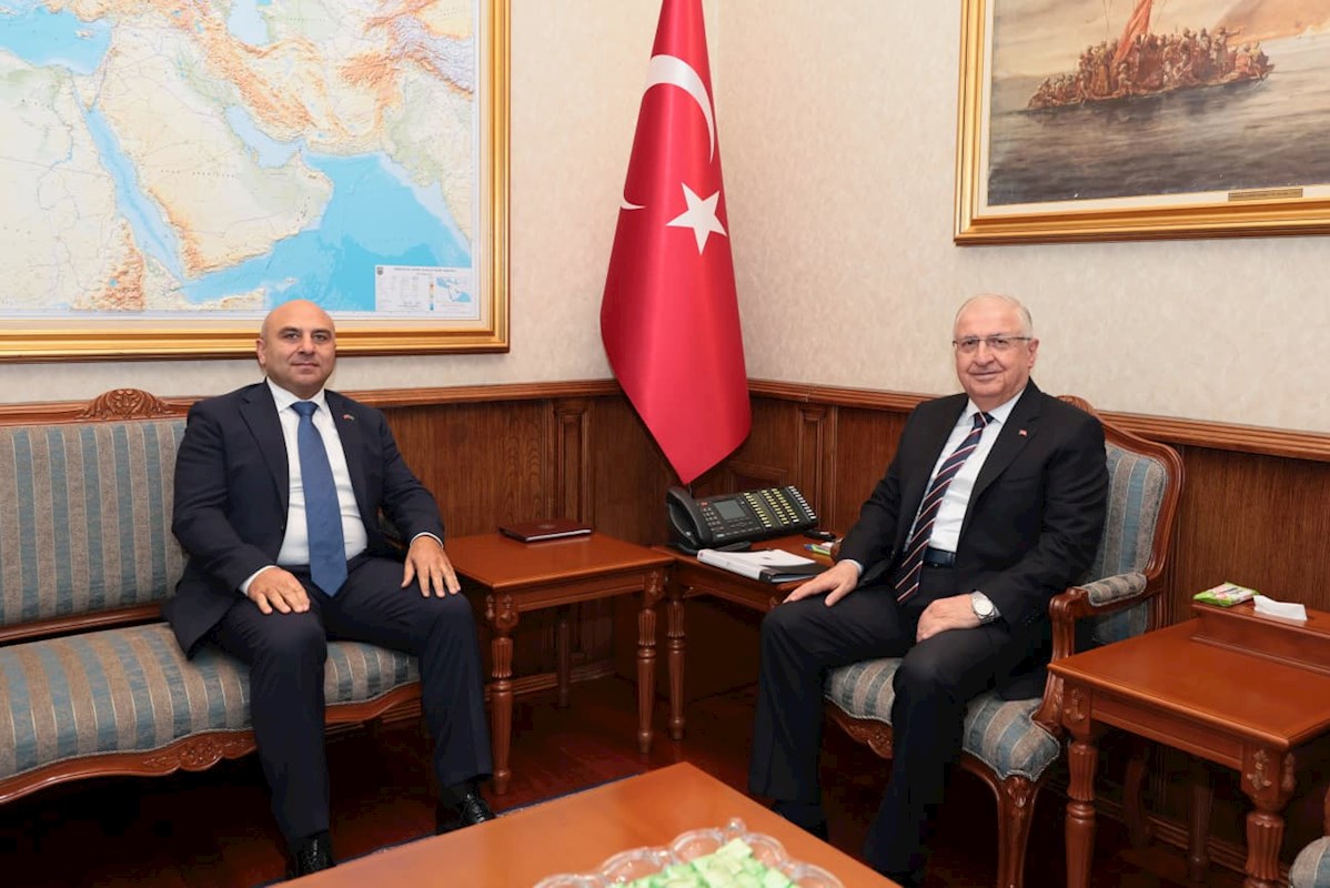 Millî Savunma Bakanı Yaşar Güler, Azerbaycan’ın Ankara Büyükelçisi Reşad Aslanov'u Kabul Etti