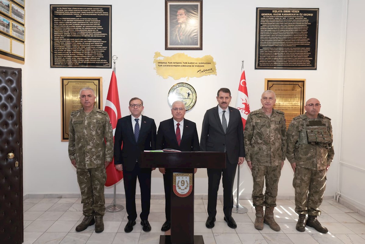 Millî Savunma Bakanı Yaşar Güler, Bir Dizi Program Kapsamında Beraberindeki Bakan Yardımcısı Salih Ayhan ile Kars’a Gitti