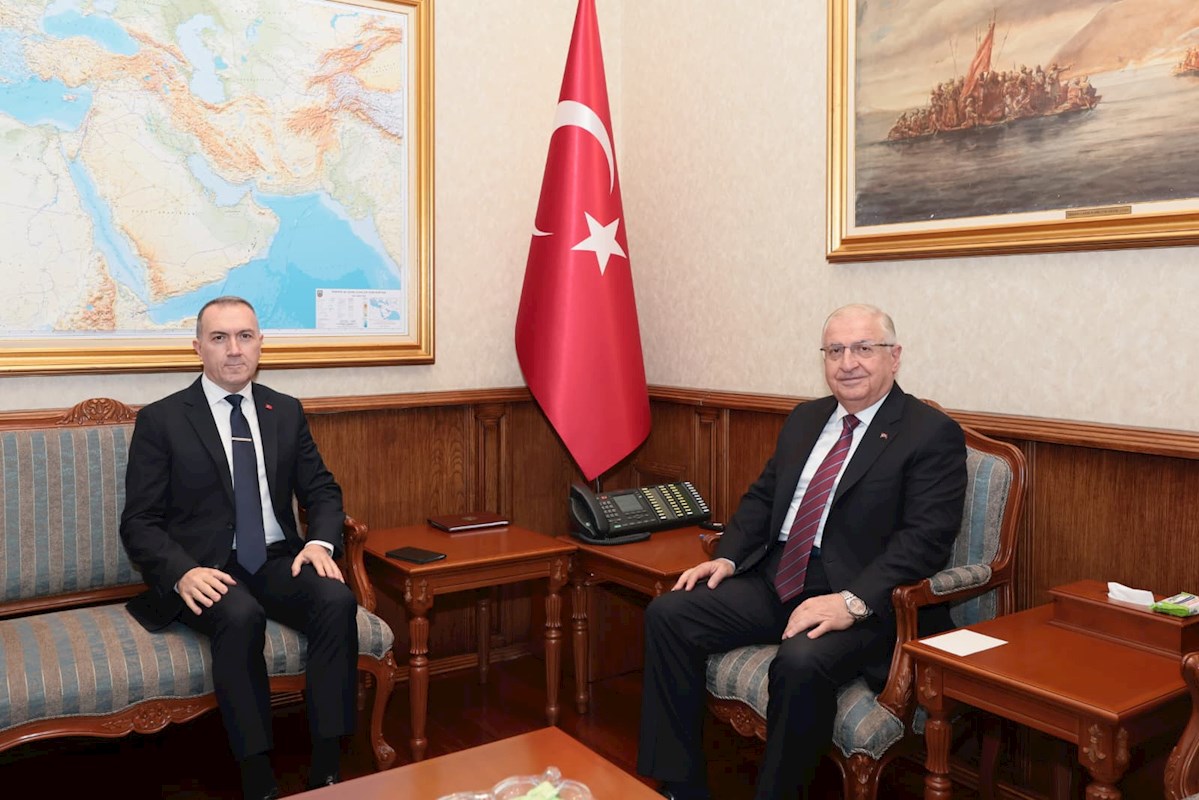 Millî Savunma Bakanı Yaşar Güler, Kore Cumhuriyeti Büyükelçimiz Fatih Yıldız’ı Kabul Etti