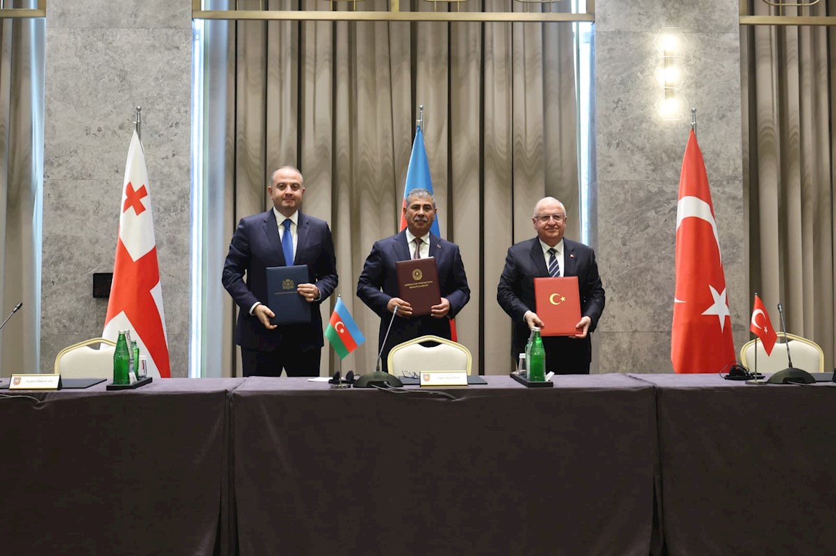 Azerbaycan-Gürcistan-Türkiye Üçlü Savunma Bakanları Toplantısı Azerbaycan’ın Şuşa Kentinde Gerçekleştirildi