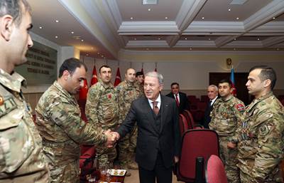 Millî Savunma Bakanı Hulusi Akar, Türkiye Muharip Gaziler Derneği Yönetimi ve Azerbaycan’ın Karabağ Gazileri ile Bir Araya Geldi