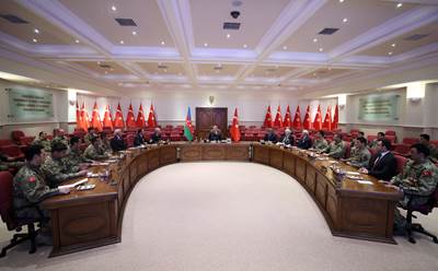 Millî Savunma Bakanı Hulusi Akar, Türkiye Muharip Gaziler Derneği Yönetimi ve Azerbaycan’ın Karabağ Gazileri ile Bir Araya Geldi