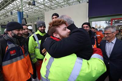 Millî Savunma Bakanı Hulusi Akar: “TSK, 25 Bin 67 Personeli ile Fiilen Deprem Bölgesinde Görev Yapıyor” 