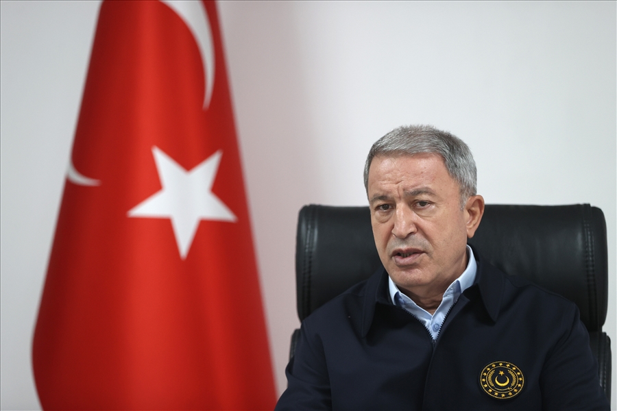 Millî Savunma Bakanı Hulusi Akar, Suriye Sınırının Sıfır Noktasında Komutanlarla Toplantı Yaptı