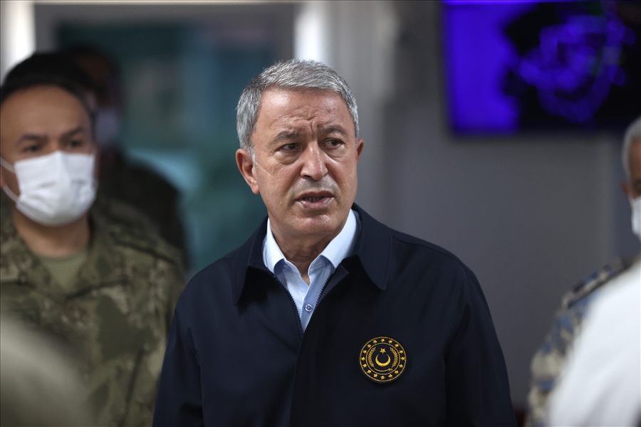 Millî Savunma Bakanı Hulusi Akar, Suriye Sınırının Sıfır Noktasında Komutanlarla Toplantı Yaptı