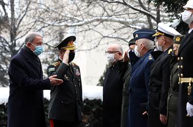 Millî Savunma Bakanı Hulusi Akar, Azerbaycan Savunma Bakanı Orgeneral Zakir Hasanov ile Bir Araya Geldi
