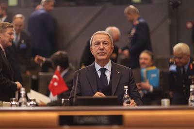 Millî Savunma Bakanı Hulusi Akar, NATO Karargâhında Almanya, Fransa, İngiltere ve ABD Savunma Bakanları ile Görüştü