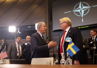 Millî Savunma Bakanı Hulusi Akar, NATO Karargâhında Almanya, Fransa, İngiltere ve ABD Savunma Bakanları ile Görüştü
