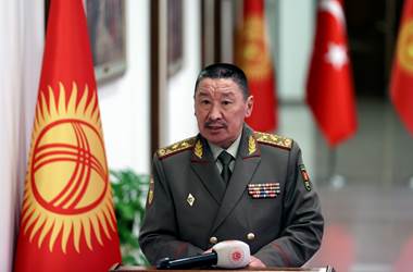 Millî Savunma Bakanı Hulusi Akar, Kırgızistan Savunma Bakanı Bekbolotov ile Görüştü