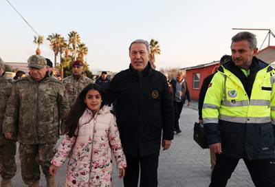 Millî Savunma Bakanı Hulusi Akar ve Çevre, Şehircilik ve İklim Değişikliği Bakanı Murat Kurum Hatay’ın Samandağ’ı İlçesinde İncelemelerde Bulundu