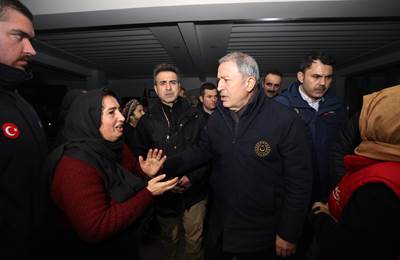 Millî Savunma Bakanı Hulusi Akar ve Çevre, Şehircilik ve İklim Değişikliği Bakanı Murat Kurum Hatay’ın Samandağ’ı İlçesinde İncelemelerde Bulundu