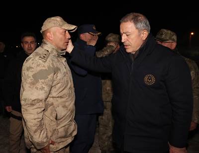 Millî Savunma Bakanı Hulusi Akar ve Çevre, Şehircilik ve İklim Değişikliği Bakanı Murat Kurum Hatay’ın Samandağ’ı İlçesinde İncelemelerde Bulundu