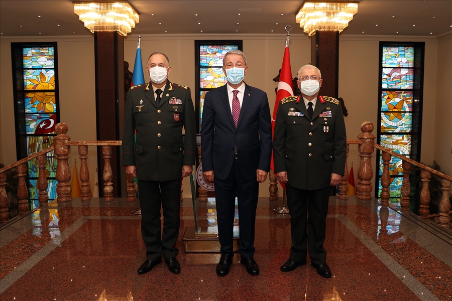 Millî Savunma Bakanı Hulusi Akar, Azerbaycan Genelkurmay Başkanı Korgeneral Kerim Veliyev'i Kabul Etti 