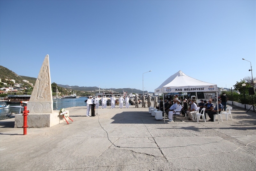 Dünya Savaş Tarihinde Topçu Atışı ile Uçak Gemisi Batıran Kahraman Türk Subayı Yzb. Mustafa Ertuğrul Aker İçin Antalya’da Anma Töreni Düzenlendi