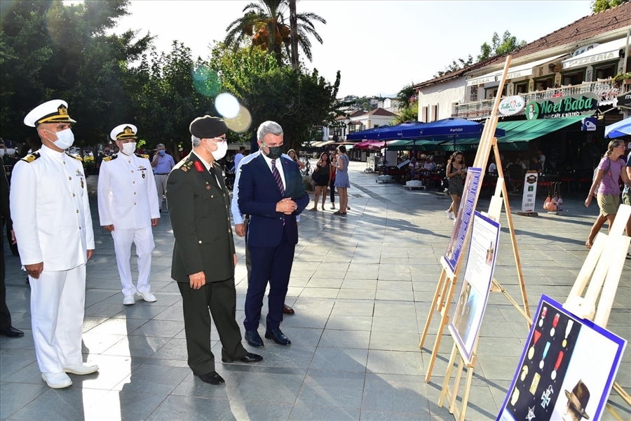 Dünya Savaş Tarihinde Topçu Atışı ile Uçak Gemisi Batıran Kahraman Türk Subayı Yzb. Mustafa Ertuğrul Aker İçin Antalya’da Anma Töreni Düzenlendi