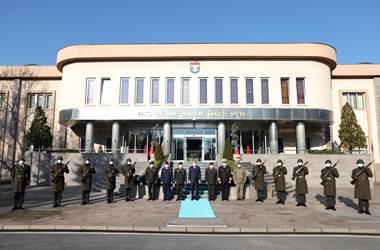 Millî Savunma Bakanı Hulusi Akar, NATO Görevini Başarıyla Tamamlayan 3’üncü Kolordu Komutanlığına Kutlama Ziyaretinde Bulundu