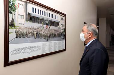 Millî Savunma Bakanı Hulusi Akar, NATO Görevini Başarıyla Tamamlayan 3’üncü Kolordu Komutanlığına Kutlama Ziyaretinde Bulundu