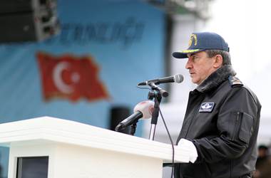 Millî Savunma Bakanı Hulusi Akar, “İHA’ların Yuvasında” Konuştu: “Bu Yılın Başından İtibaren Etkisiz Hâle Getirilen Terörist Sayısı 2 Bin 631 Oldu”