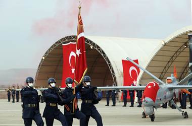 Millî Savunma Bakanı Hulusi Akar, “İHA’ların Yuvasında” Konuştu: “Bu Yılın Başından İtibaren Etkisiz Hâle Getirilen Terörist Sayısı 2 Bin 631 Oldu”