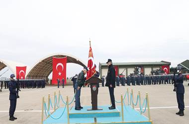 Millî Savunma Bakanı Hulusi Akar, “İHA’ların Yuvasında” Konuştu: “Bu Yılın Başından İtibaren Etkisiz Hâle Getirilen Terörist Sayısı 2 Bin 631 Oldu”