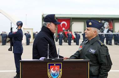 Millî Savunma Bakanı Hulusi Akar, “İHA’ların Yuvasında” Konuştu: “Bu Yılın Başından İtibaren Etkisiz Hâle Getirilen Terörist Sayısı 2 Bin 631 Oldu”