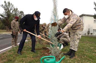 Millî Savunma Bakanı Hulusi Akar, “İHA’ların Yuvasında” Konuştu: “Bu Yılın Başından İtibaren Etkisiz Hâle Getirilen Terörist Sayısı 2 Bin 631 Oldu”