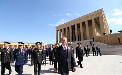 Millî Savunma Bakanı Hulusi Akar, Beraberindeki TSK Komuta Kademesi ile OYAK'ın 62'nci Olağan Genel Kurulu’na Katıldı
